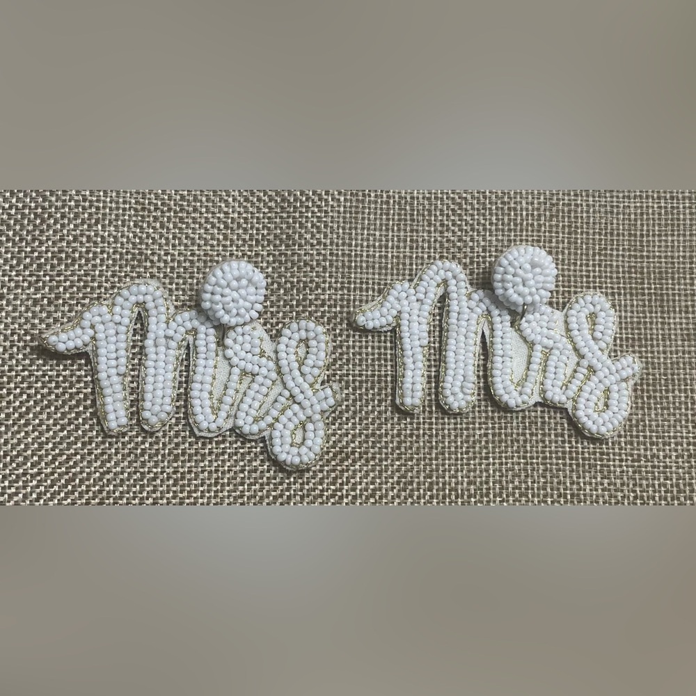 "Mrs" Dangle Earrings NWOT